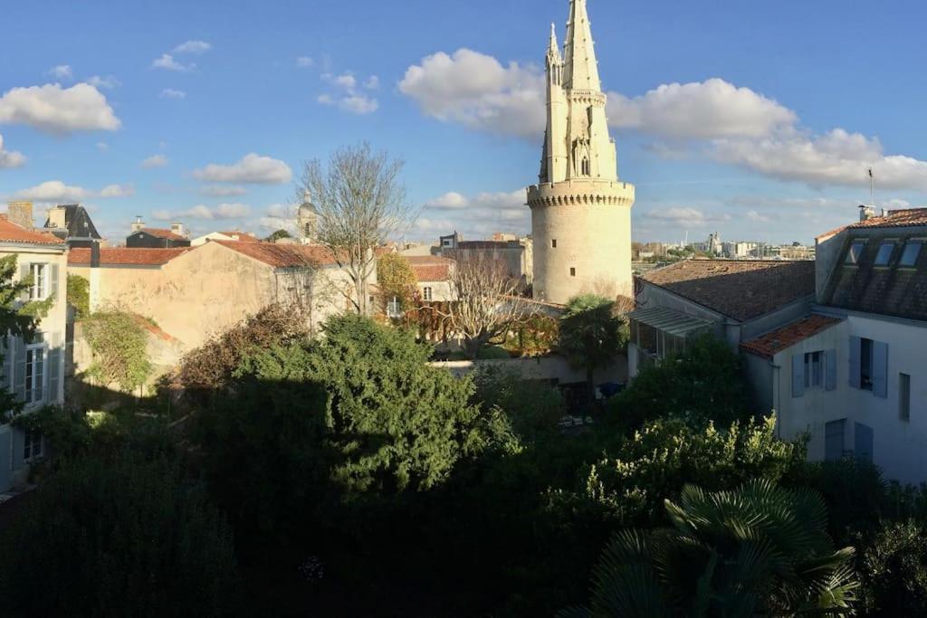 Vue Superbe Sur Tour De La Lanterne T2 Avec Terrasse Remparts 2 Apartment La Rochelle  Bagian luar foto
