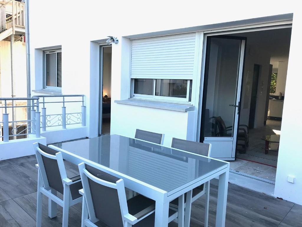Vue Superbe Sur Tour De La Lanterne T2 Avec Terrasse Remparts 2 Apartment La Rochelle  Bagian luar foto